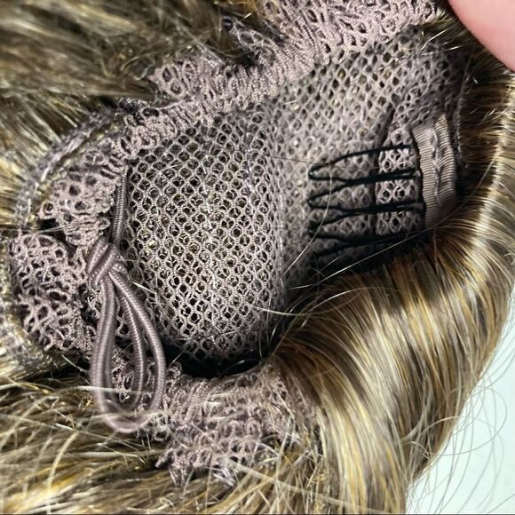 REVLON, Volume Bump Hairpiece, Frosted Brown with golden hi-lights - Picture 5 of 12